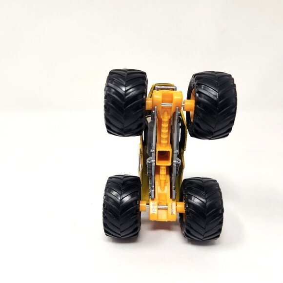 Monster Jam EARTH SHAKER Monster Truck 1:64 2024 Series 27 Vs. (ne5) - Picture 7 of 7